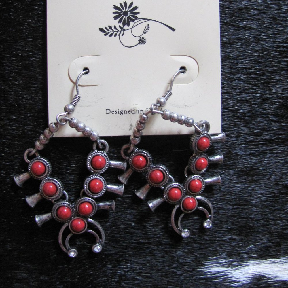 RED SQUASH EARRINGS BRAND NEW SILVER TONE